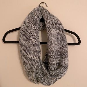 Old navy infinite black white grey scarf